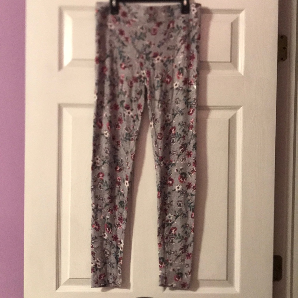 A pair of soft wear leggings 💕